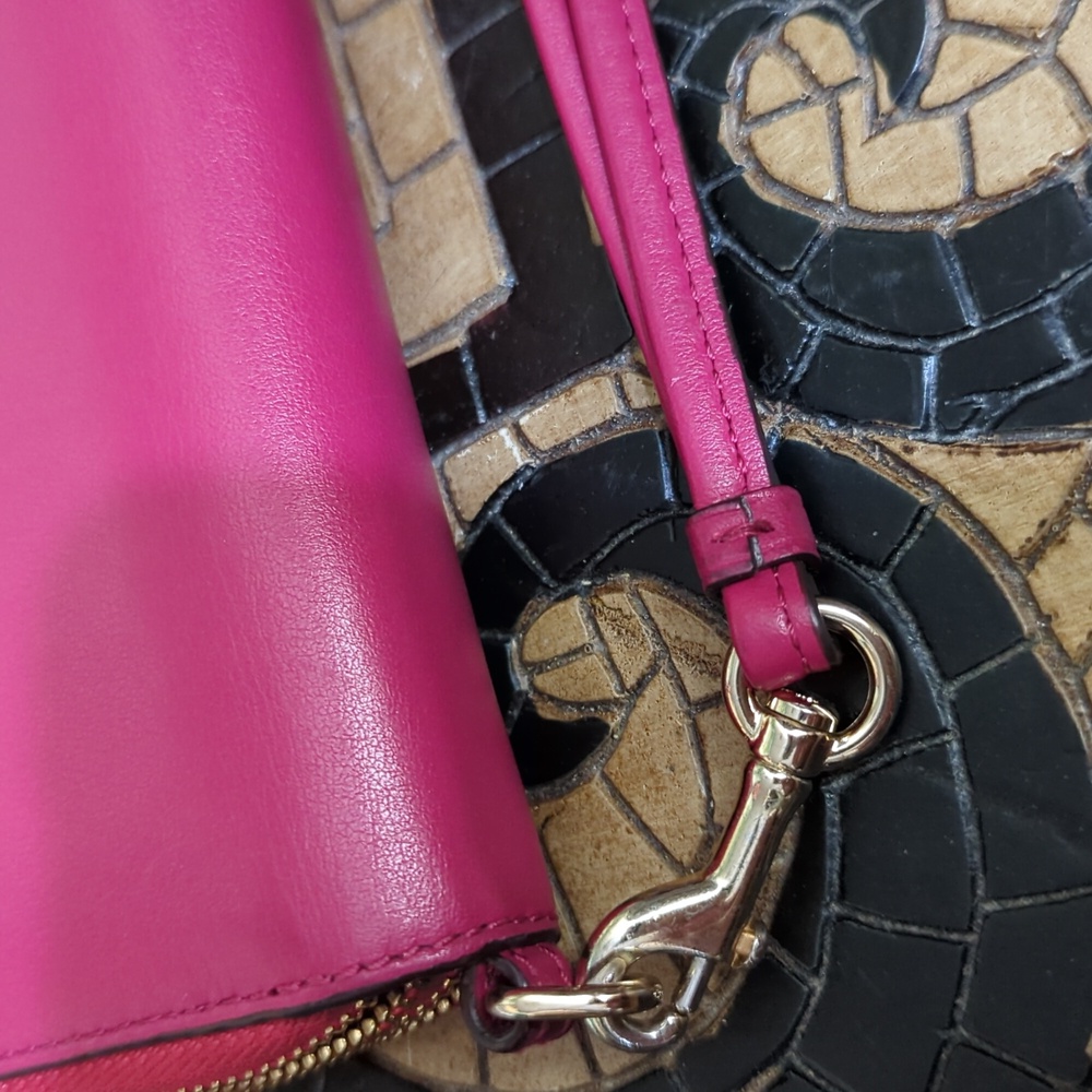 COACH Pink Leather Double Zip Wristlet Wallet. GREAT CONDITION - Picture 6 of 6